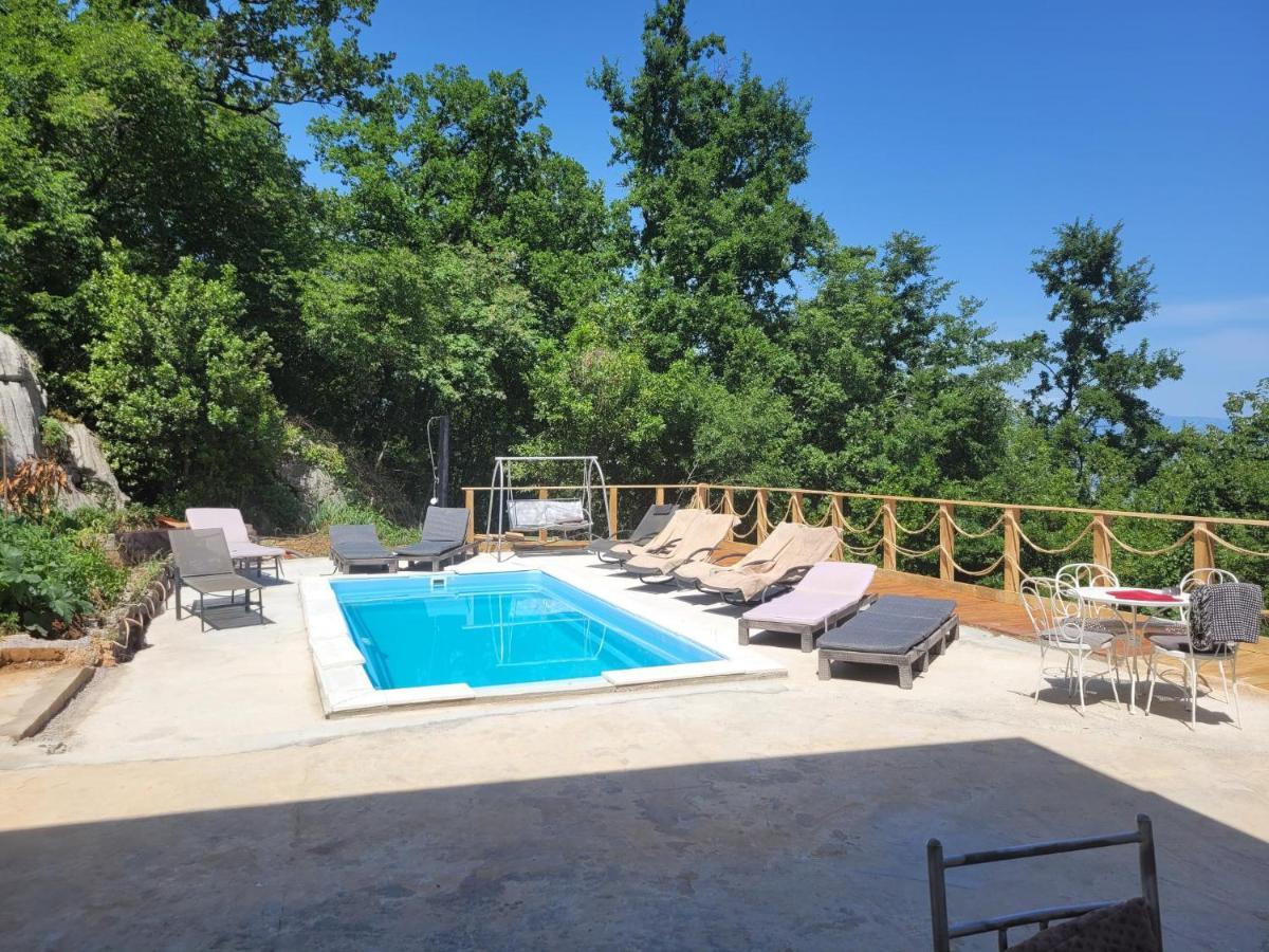 Apartments Chiara Mit Meerblick Und Pool Und Jacuzzi Laurana Esterno foto