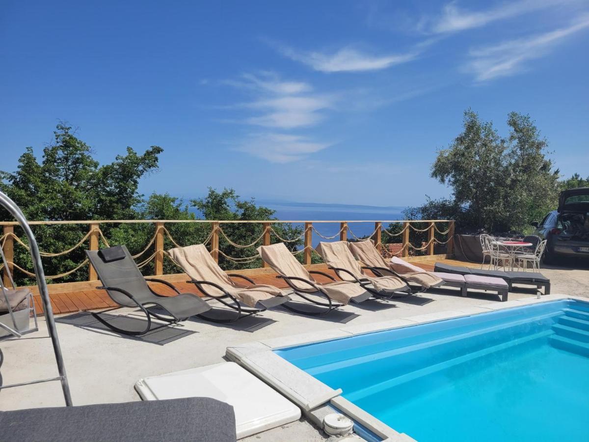 Apartments Chiara Mit Meerblick Und Pool Und Jacuzzi Laurana Esterno foto
