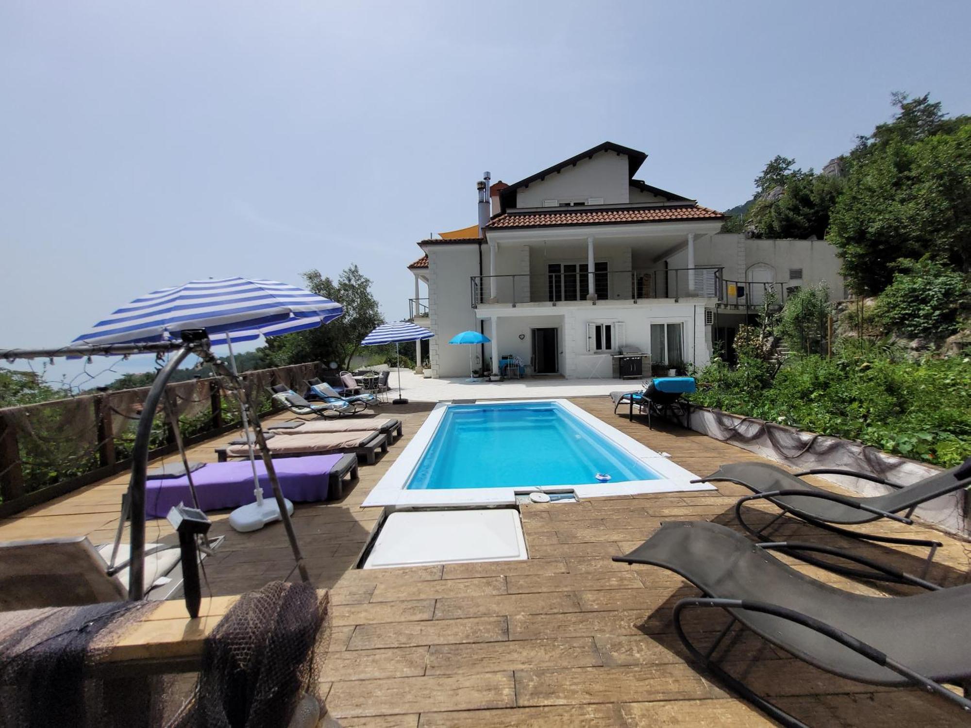 Apartments Chiara Mit Meerblick Und Pool Und Jacuzzi Laurana Esterno foto