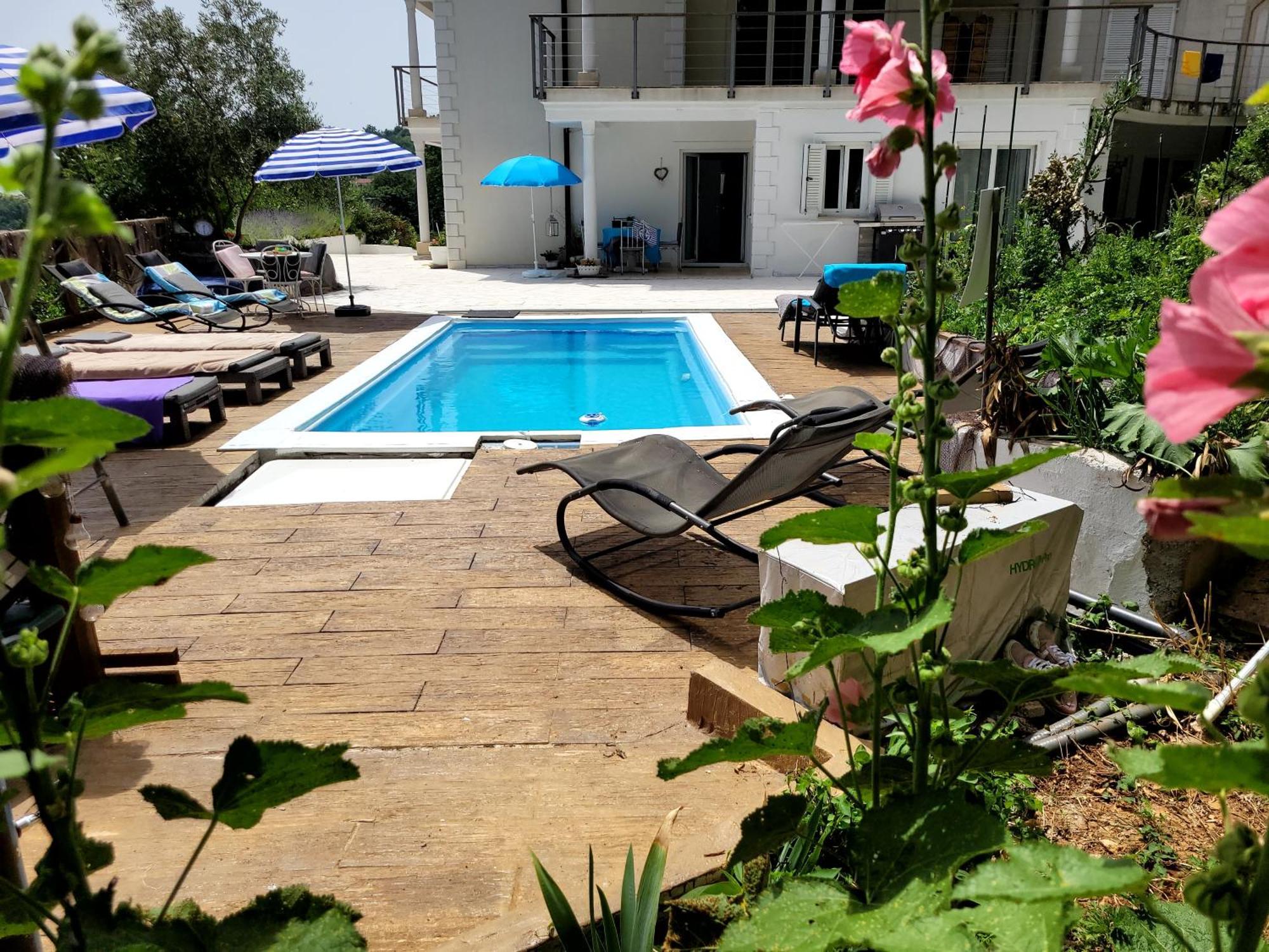 Apartments Chiara Mit Meerblick Und Pool Und Jacuzzi Laurana Esterno foto