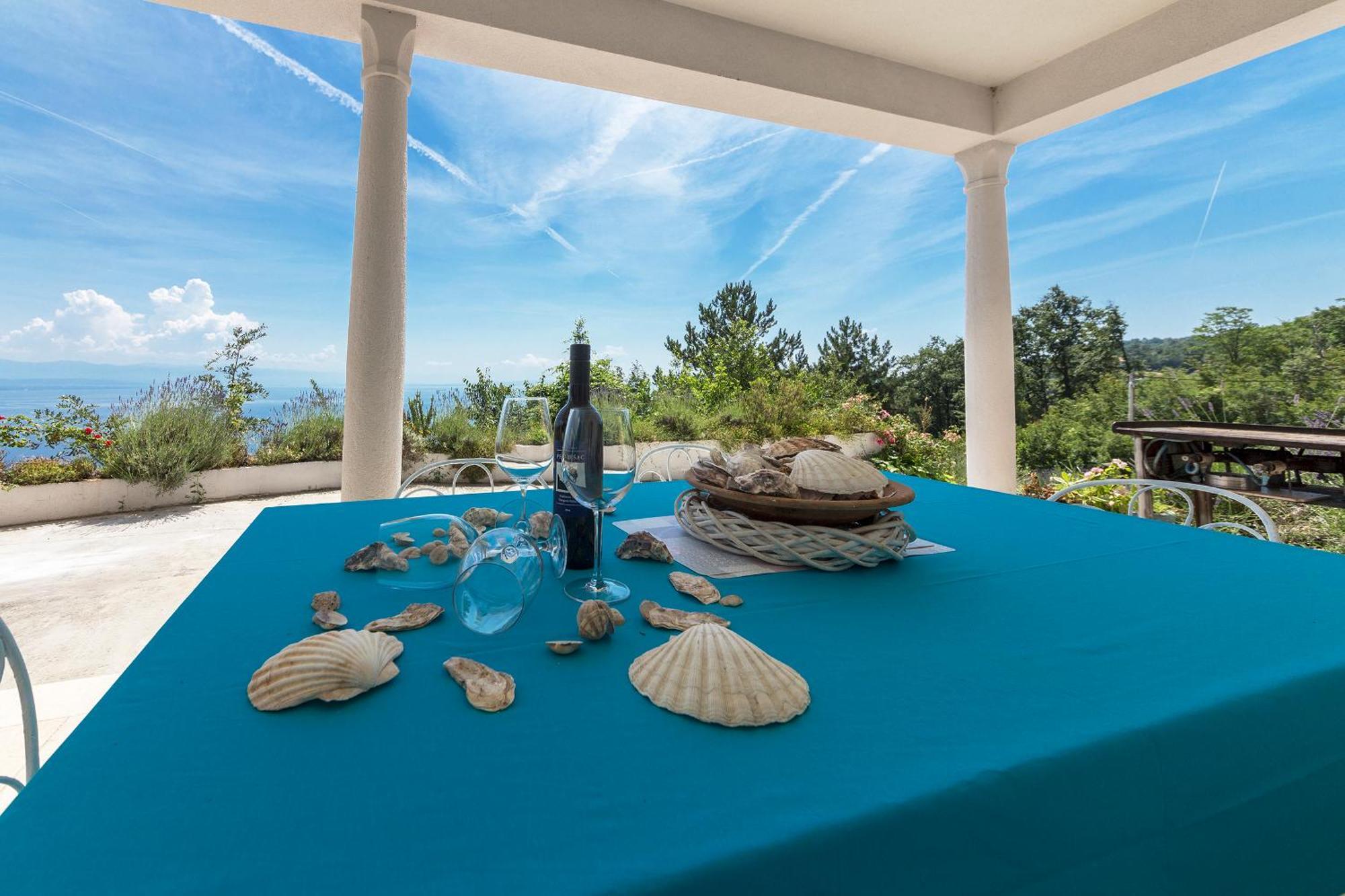 Apartments Chiara Mit Meerblick Und Pool Und Jacuzzi Laurana Esterno foto