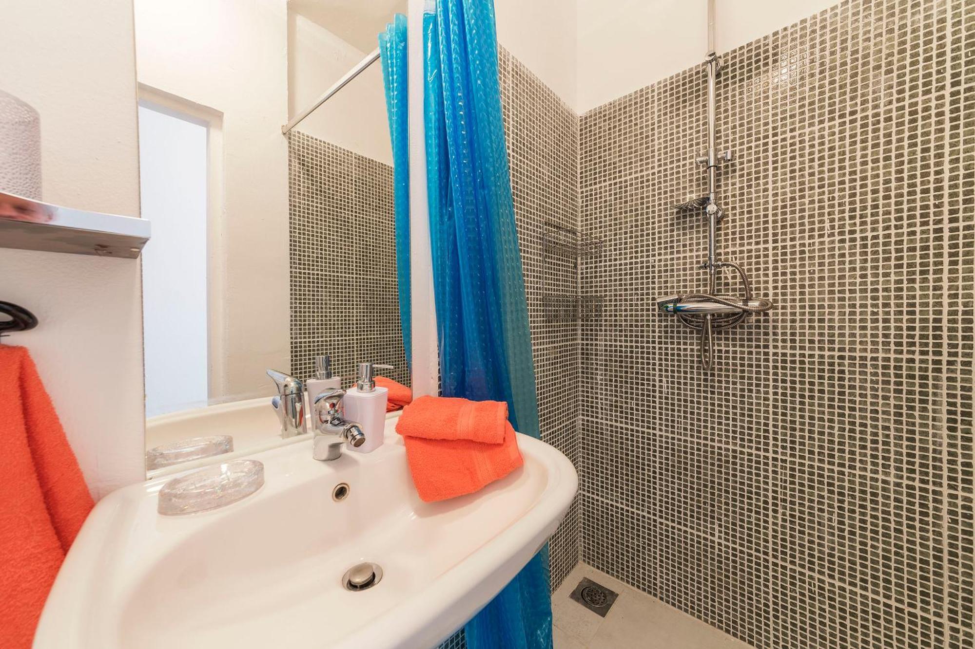 Apartments Chiara Mit Meerblick Und Pool Und Jacuzzi Laurana Esterno foto