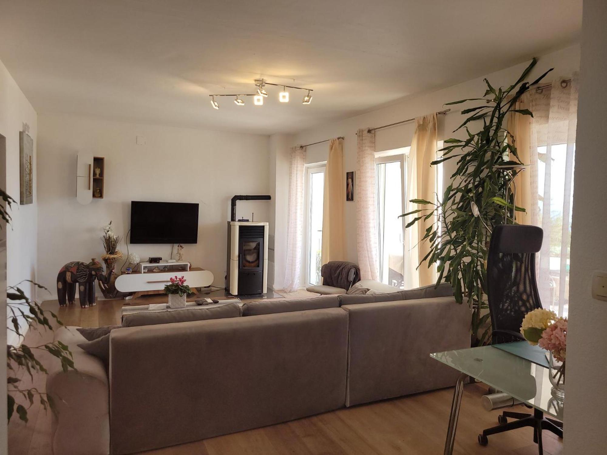 Apartments Chiara Mit Meerblick Und Pool Und Jacuzzi Laurana Esterno foto