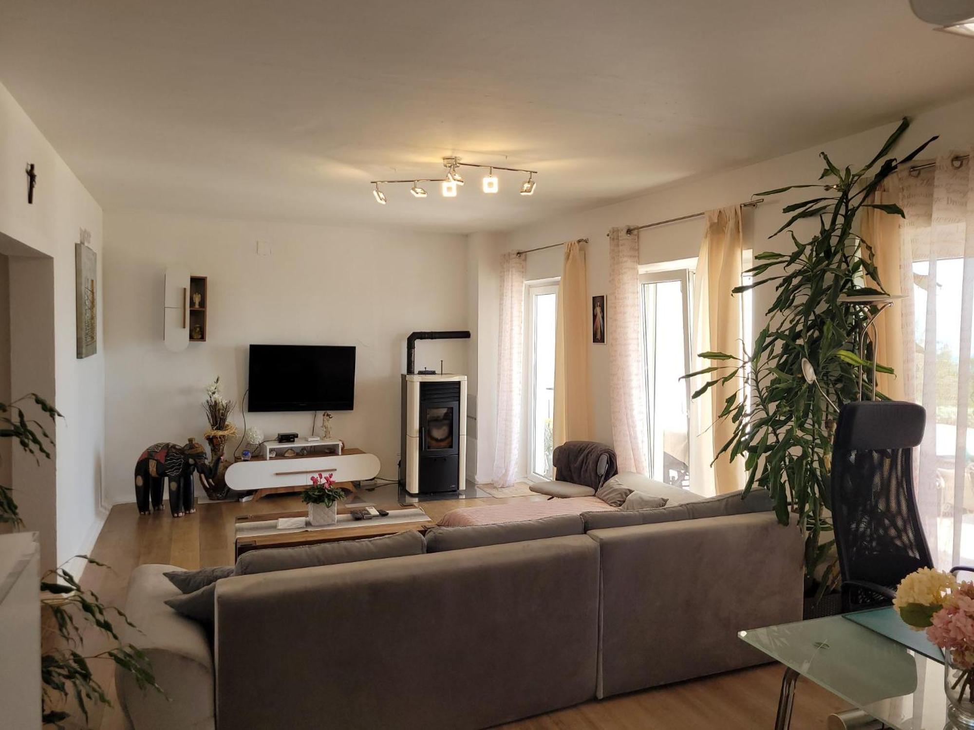 Apartments Chiara Mit Meerblick Und Pool Und Jacuzzi Laurana Esterno foto